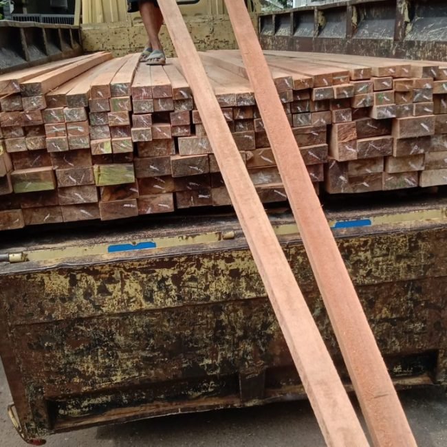 {"sha1":"571c78ddfd4b477539851613461148642e732687","ext":"jpg"}